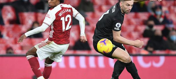 爱游戏娱乐-阿森纳击败伯恩利，豪取胜利继续追赶前列