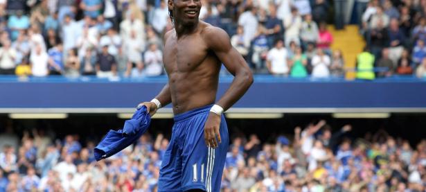 爱游戏在线-引擎轰鸣与三分弧线，两个世界在压力下的同频爆发