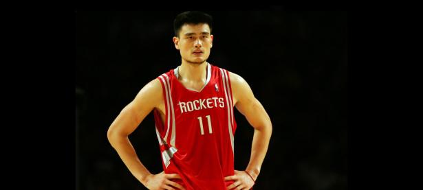 爱游戏-德里赫特的圣乔治十字，当足球飞越板球场，提前终结悬念的南非黄昏