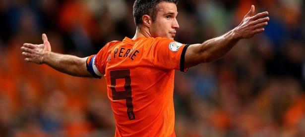 爱游戏下载-红魔引擎轰鸣，F1街道赛夜战与曼联荷兰鏖战的时空交响