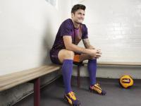 爱游戏-镜像主宰，字母哥梦中执掌胜负，黄蜂逆转雷霆映照赛场哲学