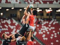 爱游戏APP-黑羽之翼掠过黄金之城，贝恩的三分箭矢，射落卫冕者的王冠