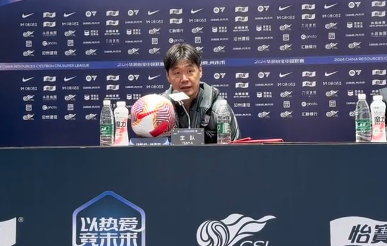 中国女足教练李霄鹏：球队整体素质提升的简单介绍