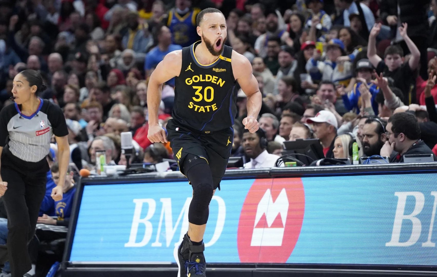 爵士客场力克黄蜂,继续领跑西部联盟的简单介绍 爵士客场力克黄蜂,继续领跑西部联盟的简单介绍