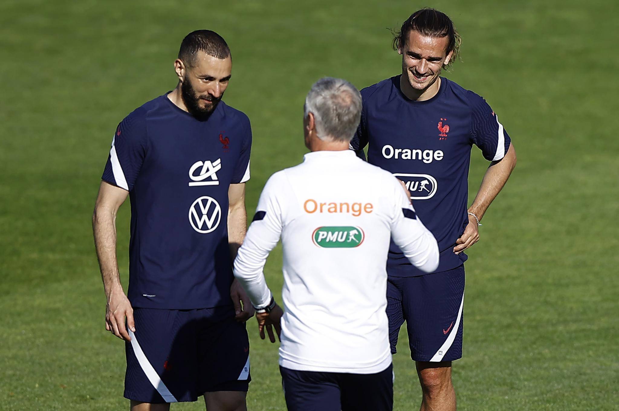 法国出击,卫冕之路任重道远 法国出击,卫冕之路任重道远