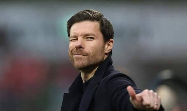 包含奥萨苏纳表现出色，暂时跻身前四的词条