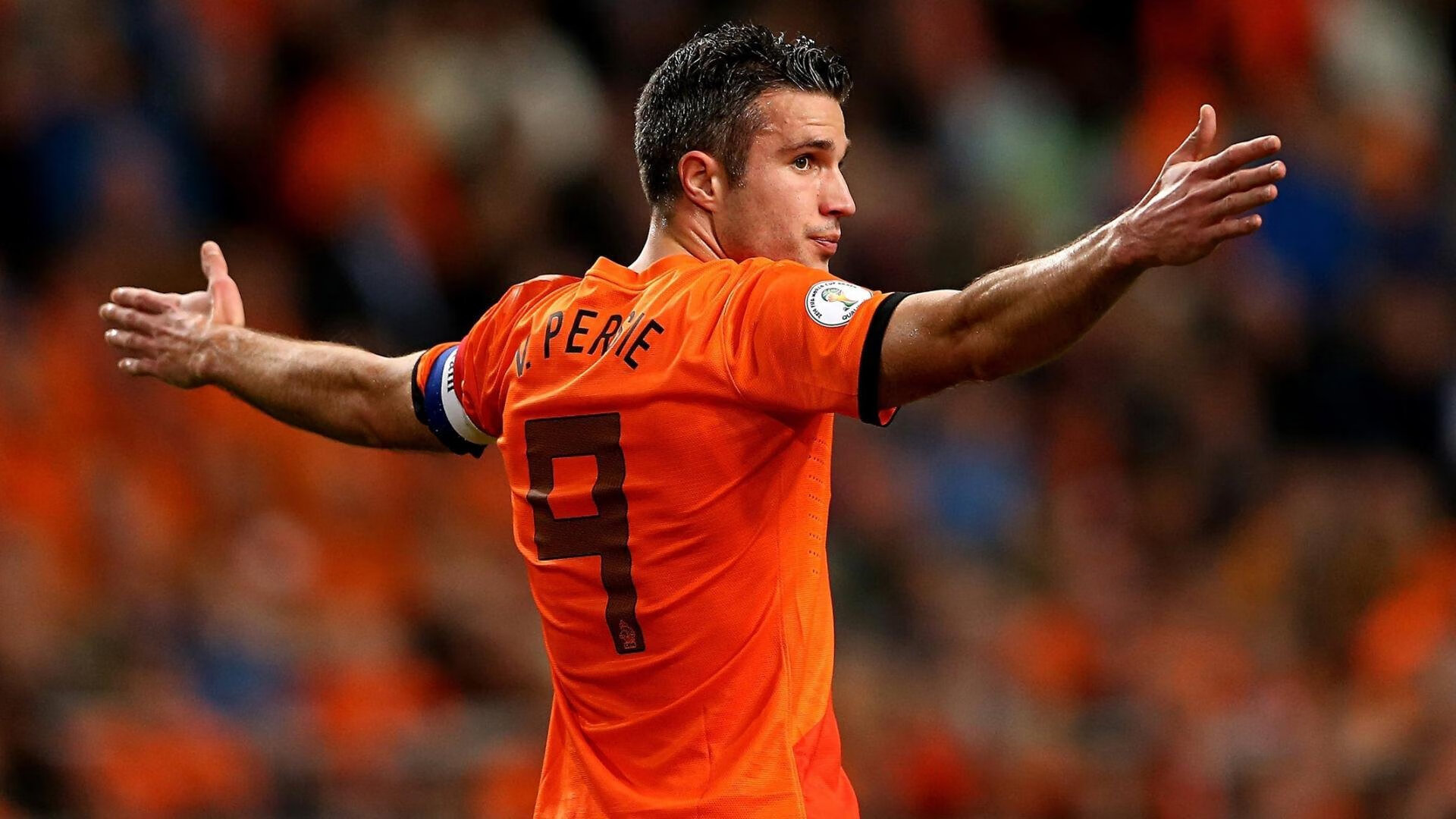 红魔引擎轰鸣，F1街道赛夜战与曼联荷兰鏖战的时空交响